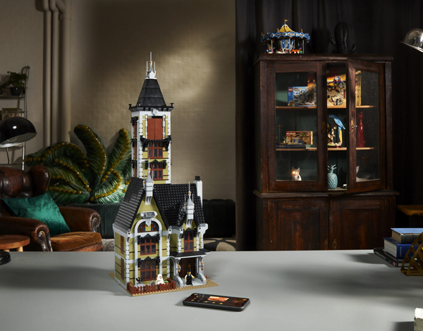 El Grupo LEGO lanza la Casa Encantada, un set espeluznante para adultos en busca de emociones