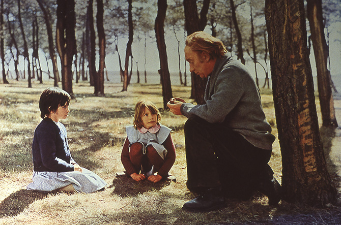 Segunda entrega del ciclo 'Clásicos contigo', que arranca con 'El espíritu de la colmena'