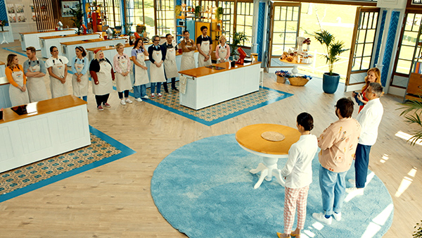 ¿Todavía no te has enganchado a Celebrity Bake Off?