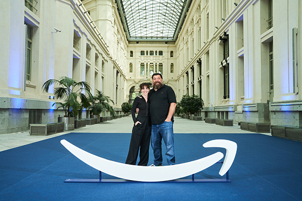 Vicky Luengo y Hovik Keuchkerian protagonizarán la adaptación de 'Reina Roja'