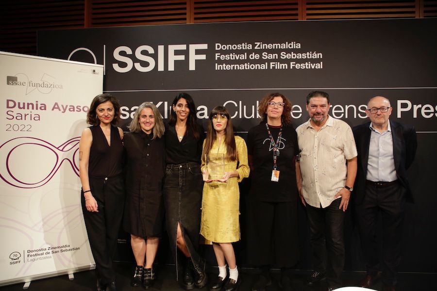 Rocío Mesa gana el Premio  Dunia Ayaso 2022 por 'Secaderos'