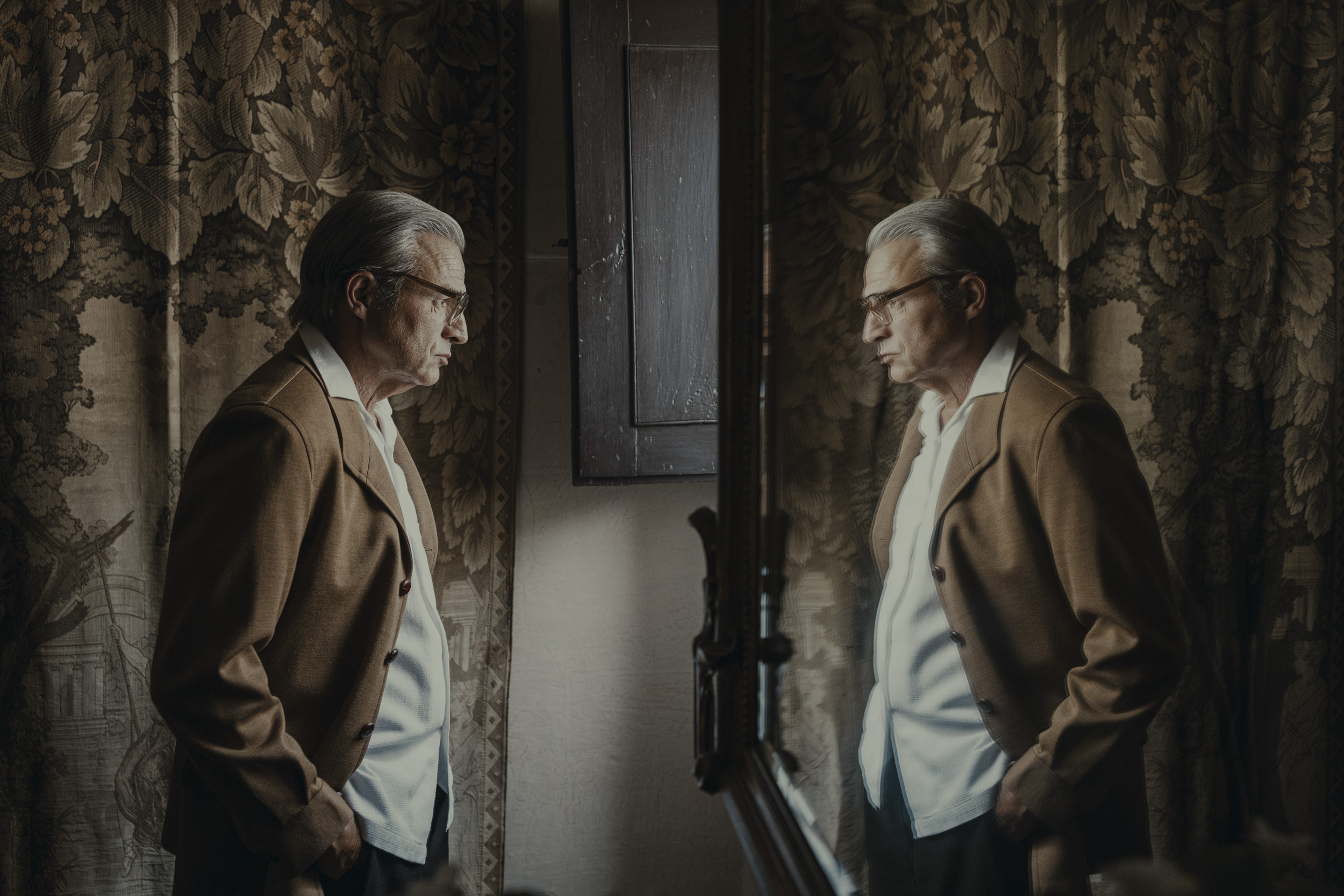 'Cristóbal Balenciaga' diseña emociones en su tráiler