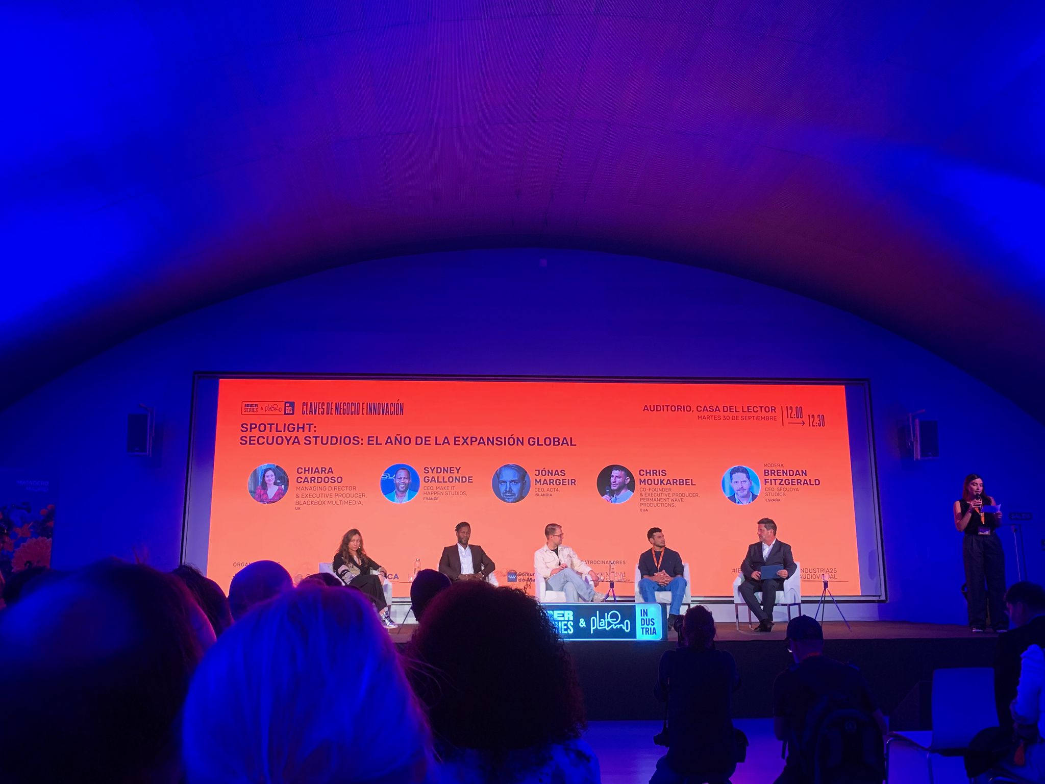 Entre Pantallas y Futuros Posibles