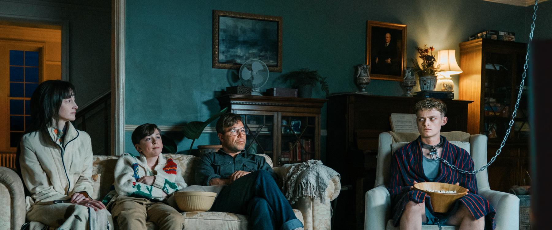 'Good boy': La extraña familia elegida